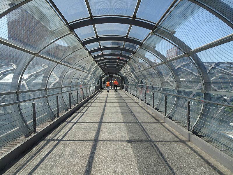 Gläserne Brücke innen